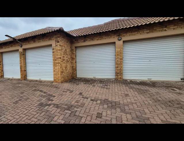 2 BEDROOM APARTMENT FOR SALE IN MOOIKLOOF RIDGE ESTATE